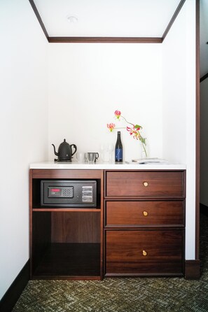 Desk, free WiFi - KIORI Exec Muromachi (Kyoto)