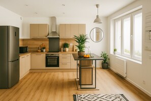 Micro-ondes, four, plaque de cuisson, lave-vaisselle