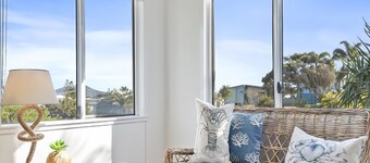 Cooee Bay Beach House - Pets on Approval!