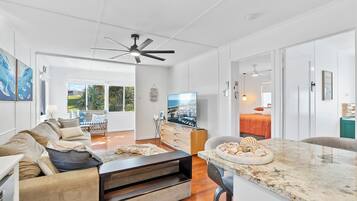 5 habitaciones, tabla de planchar con plancha, wifi y ropa de cama