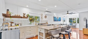 Cooee Bay Beach House - Pets on Approval!