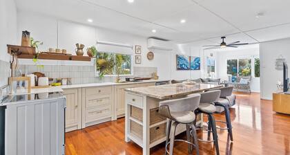 Cooee Bay Beach House - Pets on Approval!