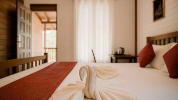 Deluxe Double Room, Garden View