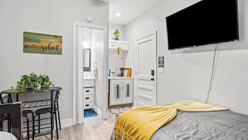 1 chambre, fer et planche Ă repasser, Wi-Fi, draps fournis