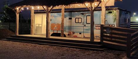 المنشأة من الخارج