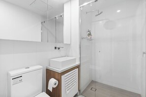 Hair dryer - 2BR Apartment in FV Flatiron | Pool, Gym, Train (Fortitude Valley)