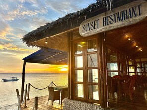 Restaurant - Coco Sunset Beach Resort (San Juan)