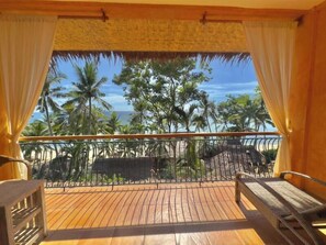 Lotus Lagoon Standard | Terrace/patio - Coco Sunset Beach Resort (San Juan)