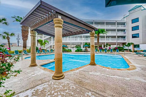 Piscine extérieure, piscine chauffée