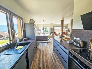 Fridge, microwave, oven, dishwasher - Ossiacher See Chalet 1 by Interhome (Bodensdorf)