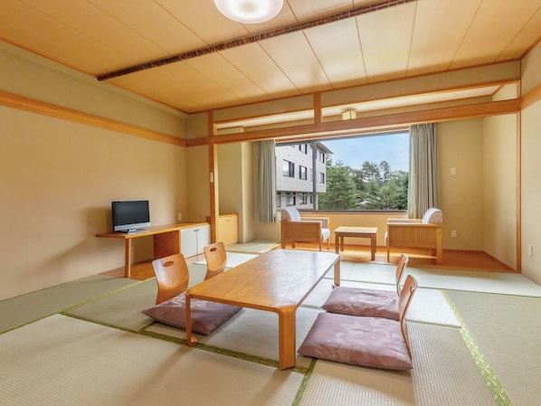 Japanese-style room B (12 tatami mats) Non smoking | Free WiFi, bed sheets - KAMENOI HOTEL Fuji (Fujiyoshida)