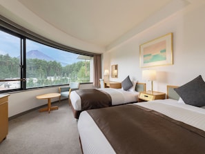 Habitación estándar con 2 camas individuales, para no fumadores, vista a la montaña (Mt.Fuji View) | Wifi gratis y ropa de cama