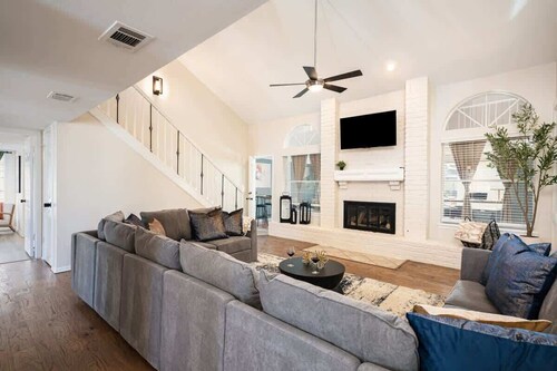 Modern Entertainer's Dream: Pool | Cabana | Games