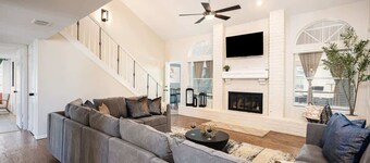 Modern Entertainer's Dream: Pool | Cabana | Games