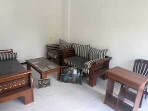 Living area - River Shade Inn (Tissamaharama)