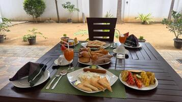 Engelsk frokost hver dag (mot et tillegg)