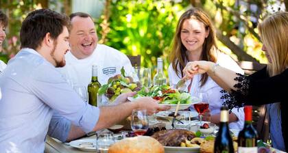 Riverview- Modern 3 Bedroom sleeps 2-8