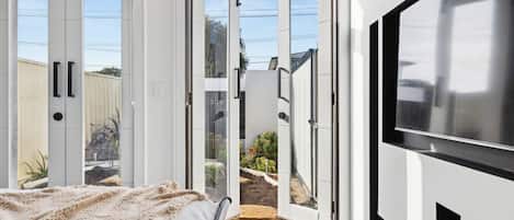 2 makuuhuonetta, työpöytä, silitysrauta/-lauta, Wi-Fi