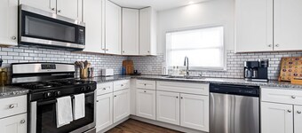 4BR Designer Stay w/ Fire Pit, BBQ & Walkable to Attractions