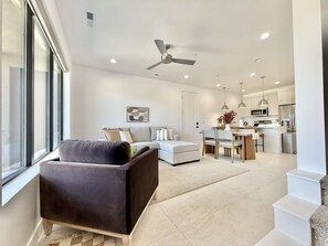 TV, offices - Stylish 3BR Oasis | Pools, Stargazing + Zion/Bryce (Kanab)