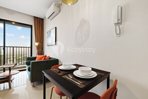 Apartment, 1 Bedroom, City View | Dining room - Senomi by Kozystay - Sudirman (Jakarta)