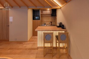 Fridge, microwave, stovetop, cookware/dishes/utensils