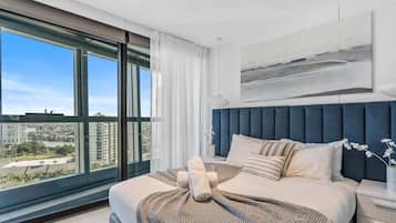 Departamento ejecutivo, 2 habitaciones, balcón, vista al canal | Ropa de cama de alta calidad y tabla de planchar con plancha