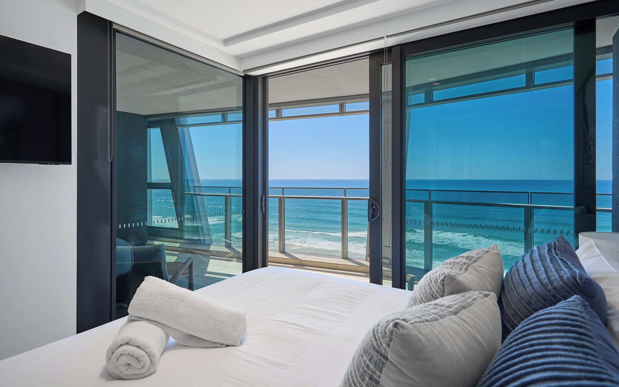 Elite Apartment, 1 Bedroom, Ocean View | Egyptian cotton sheets, premium bedding, individually decorated