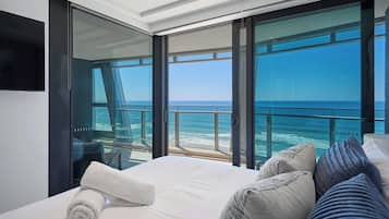 Elite Apartment, 1 Bedroom, Ocean View | Egyptian cotton sheets, premium bedding, individually decorated
