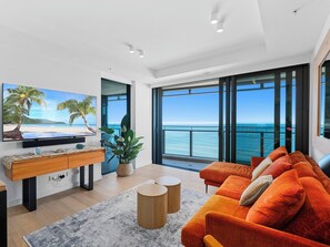 Elite Apartment, 2 Bedrooms, Ocean View | Living area
