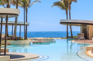2 piscinas al aire libre, sillones reclinables de piscina