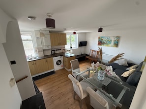 Interior - Duplex Sleeps 4 With Pets Allowed (London)