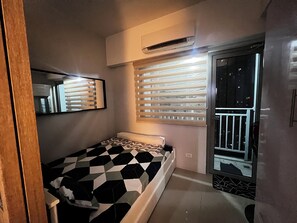 1 bedroom, WiFi, bed sheets