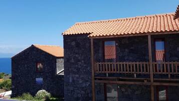 Room, 1 Bedroom, Balcony, Ocean View | Property entrance