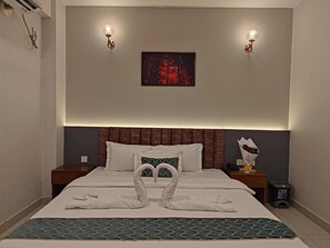 Deluxe Double Room, City View | Free WiFi - Sylhet Paradise Inn (Sylhet)