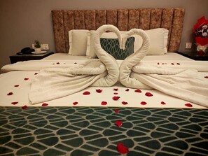 Deluxe Double Room, City View | In-room safe, desk, soundproofing, iron/ironing board - Sylhet Paradise Inn (Sylhet)