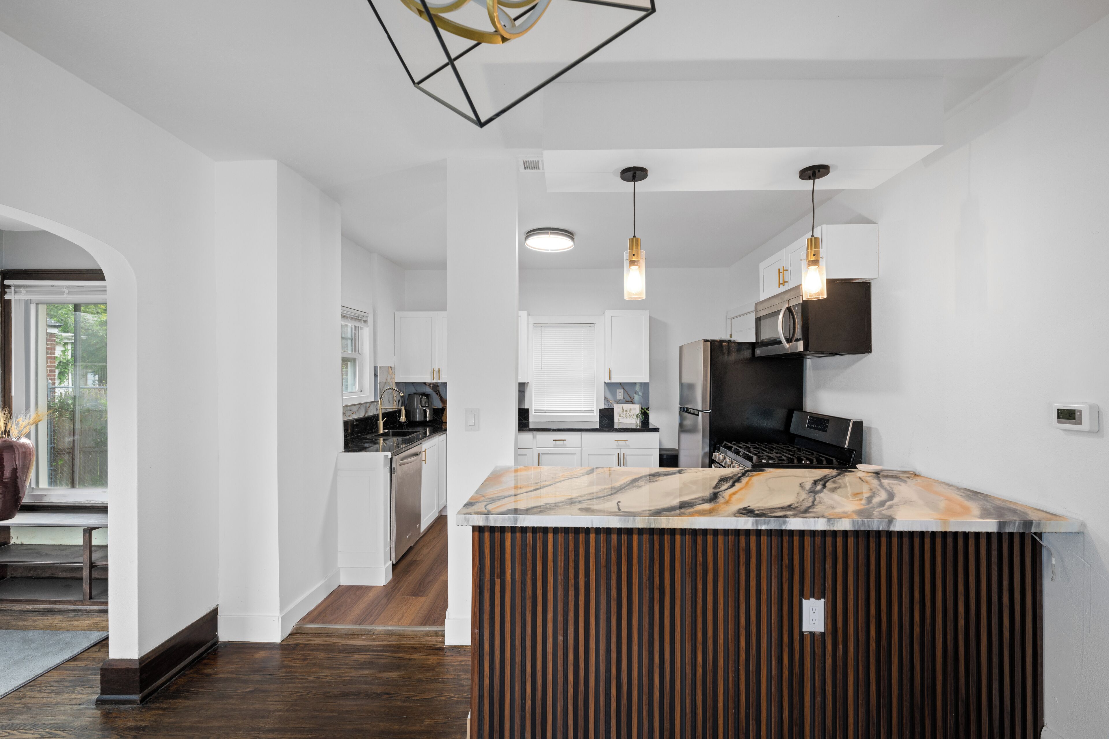 Microondas, horno, parrilla de estufa y lavavajillas 