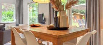 Schönes Haus mit großem Garten im Wald
