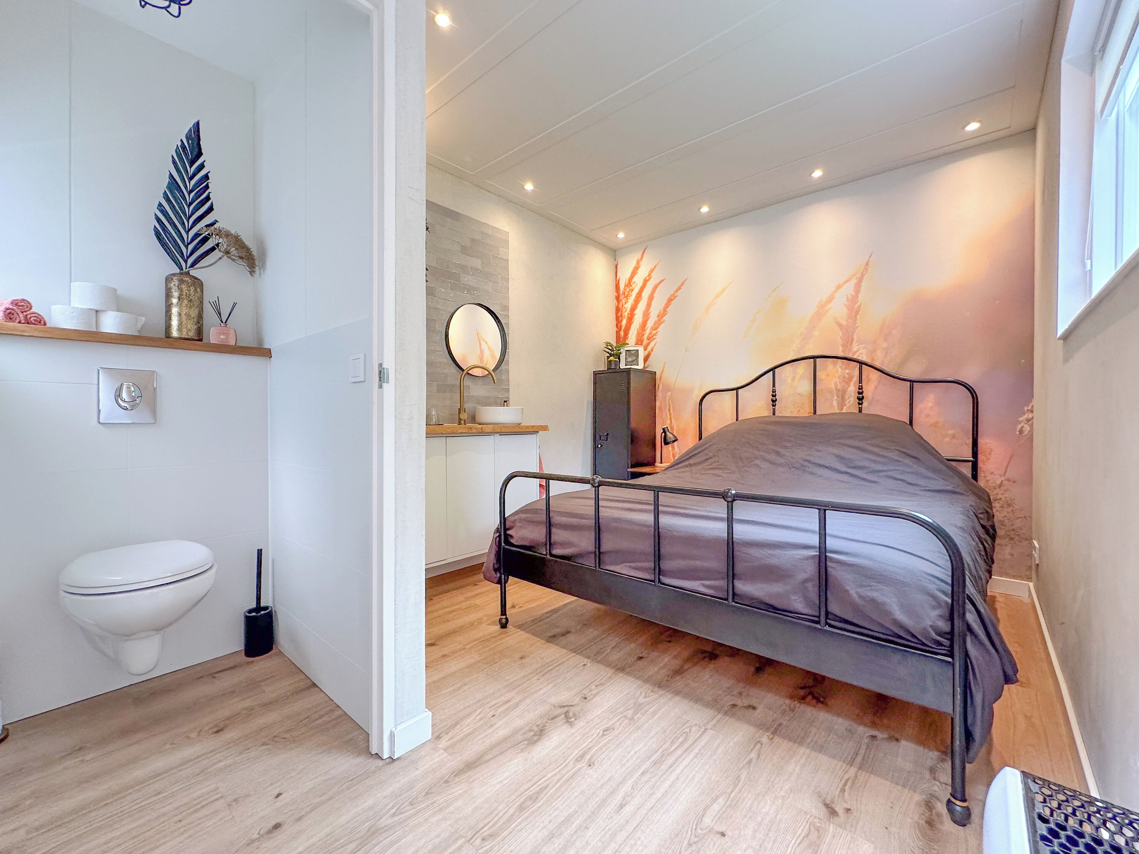 3 habitaciones, tabla de planchar con plancha y acceso a internet 