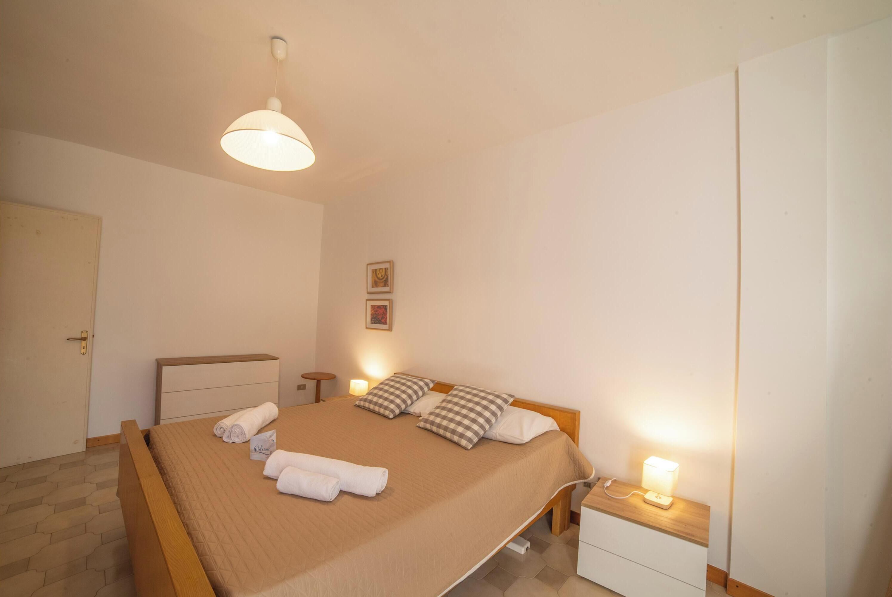 2 bedrooms, bed sheets