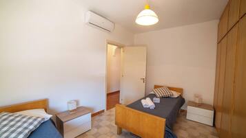 Appartamento Standard, camere multiple, 2 bagni (Otranto Flow Near Beach & Centre) | 2 camere, lenzuola