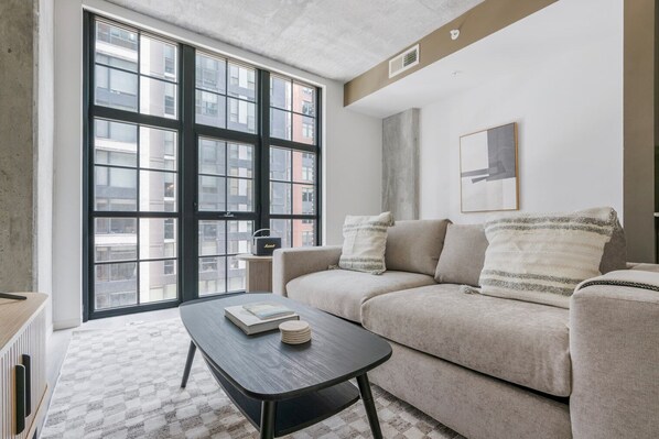 Fernseher, Stereoanlage