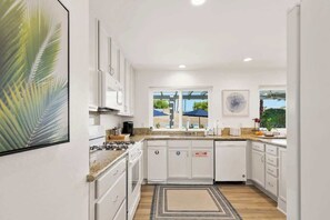 Fridge, microwave, stovetop, dishwasher - NEW Listing: Saltwater Pool & Spa, Fire Pit, Views (Palm Springs)