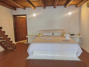 4 bedrooms, iron/ironing board, WiFi - Casa Zeco • Elegant Golffront Villa with Infinity Pool (Ixtapa)