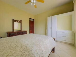 2 bedrooms, Internet