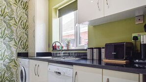 Dishwasher - 2 bedroom accommodation in Bottesford (Bottesford)