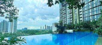 Elysia Park Residence by Stayrene 