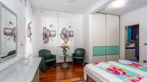 4 Schlafzimmer, Bügeleisen/Bügelbrett, kostenloses WLAN, Bettwäsche