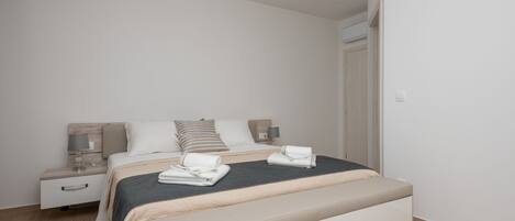 5 makuuhuonetta, silitysrauta/-lauta, ilmainen Wi-Fi, vuodevaatteet