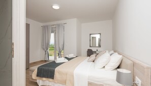 5 Schlafzimmer, Bügeleisen/Bügelbrett, kostenloses WLAN, Bettwäsche